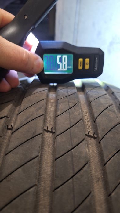 205 60 16- Michelin Primacy 4.