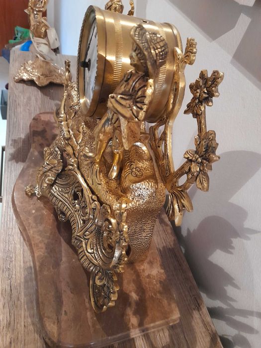 Ceas de șemineu și perechea de sfesnice!