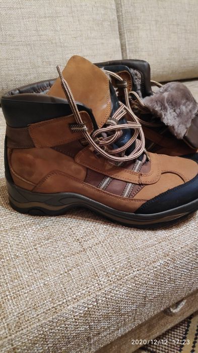 Продаются ботинки зимние