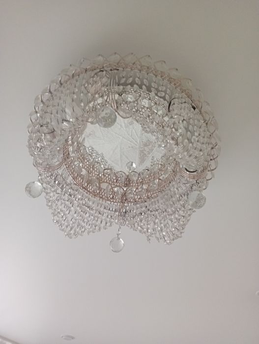 Продам люстру б/у за 12000