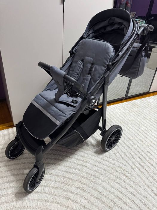 Детская коляска всесезонная  б/у