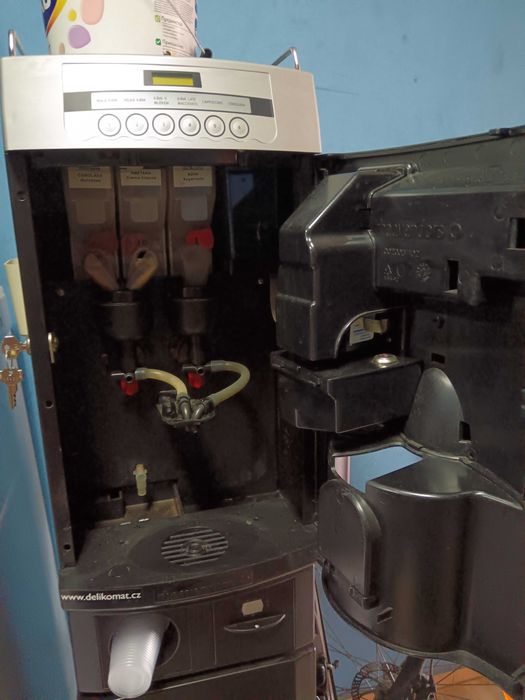 Професионална вендинг кафе машина