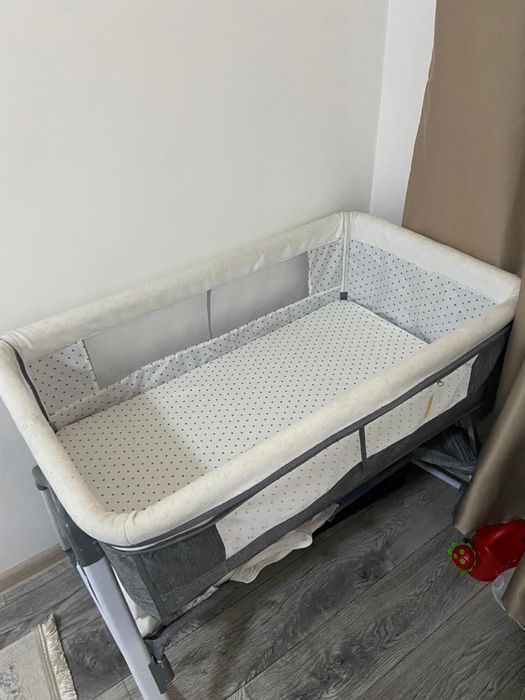 Продается новый манеж!! В подарок люлька