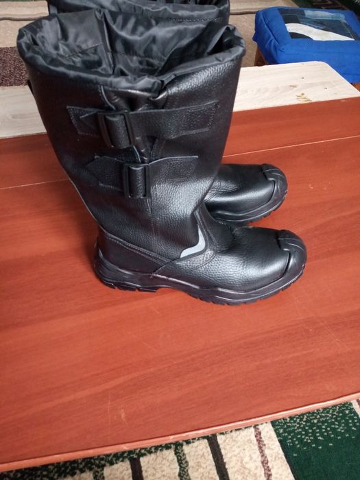 Обувь зимняя , новая