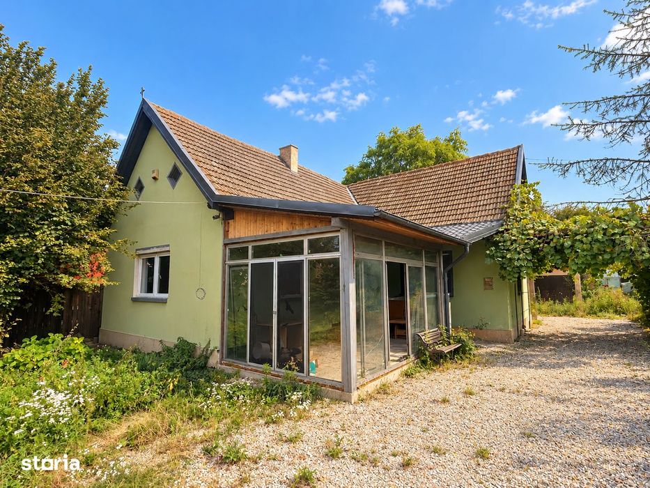 Casa in Stupini - teren 2200 mp, acces DN 13, potential investitional!