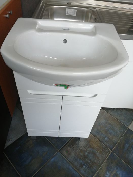 Нов Шкаф с мивка за Баня пвц водоустоичив 51/43