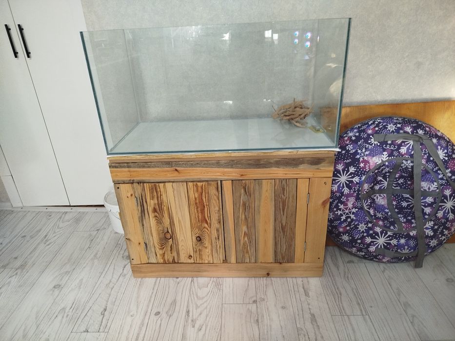 Продам Аквариум с тумбой