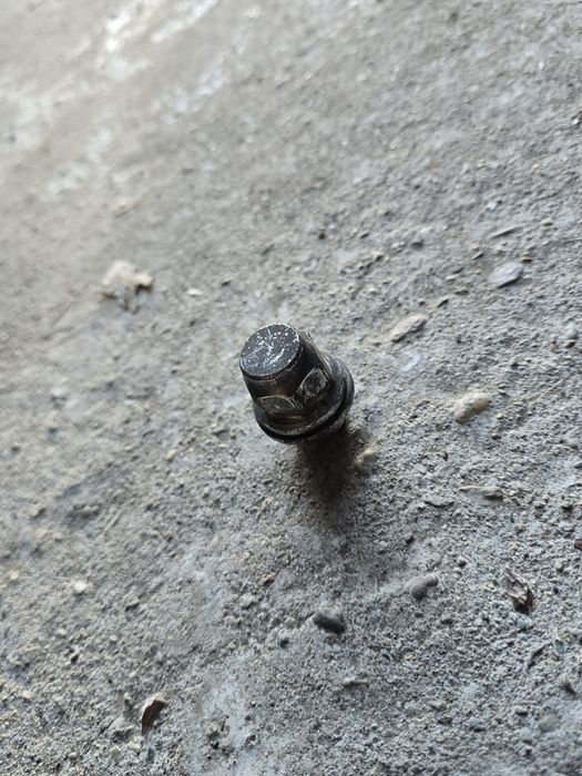 Гайки джанти 12х1,5 ключ 21