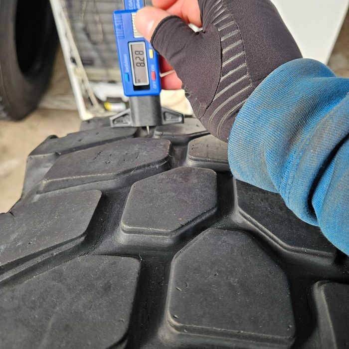 2 тежкотоварни гуми 12.5R20 (335/80R20) Dunlop SP PG8 MPT 147K Germany