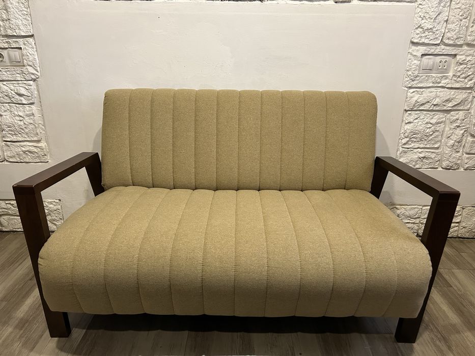 Canapea in stil modern - Lemn masiv