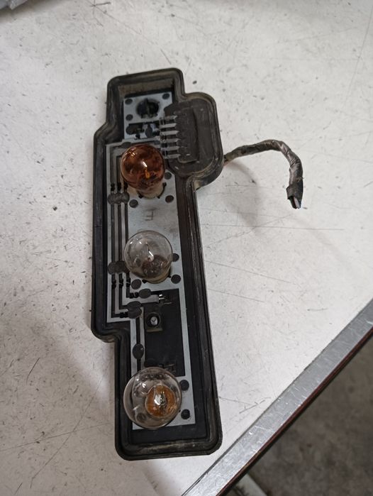 Soclu Far / Stop Dreapta Spate Volkswagen Caddy Iii Box (2Ka, 2Kh, 2Ca