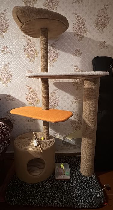 Домик для Кошки в Отличном Состоянии