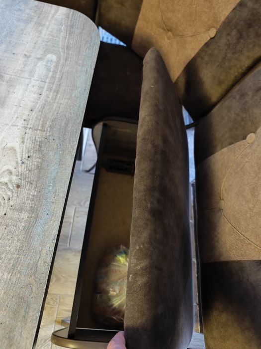 Кухонный уголок со столом