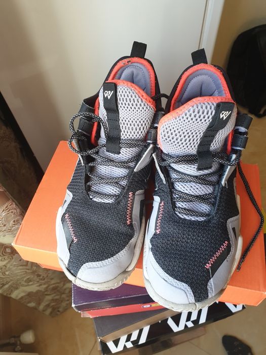 Кроссовки детские