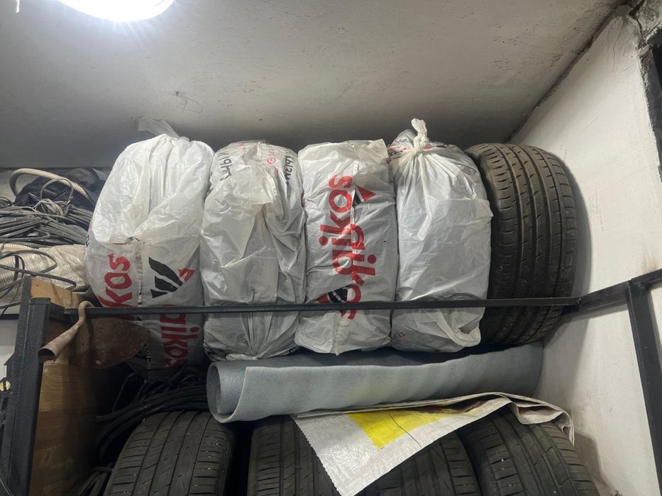 Продам 235/40/18