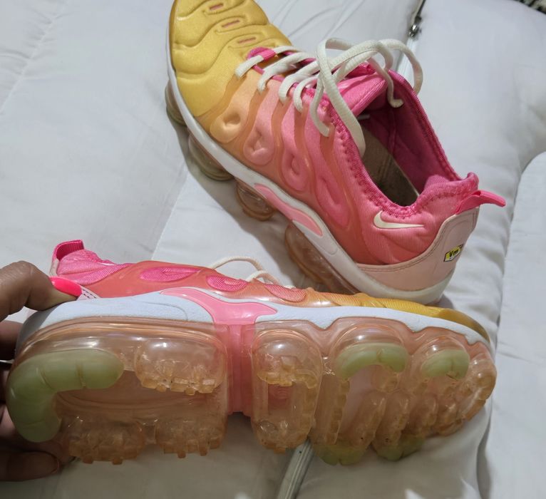 Nike Air Vapormax Plus pink оригинални дамски сникърси 38. Номер