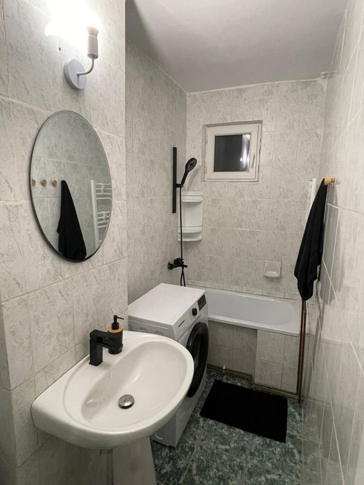 Inchiriez apartament