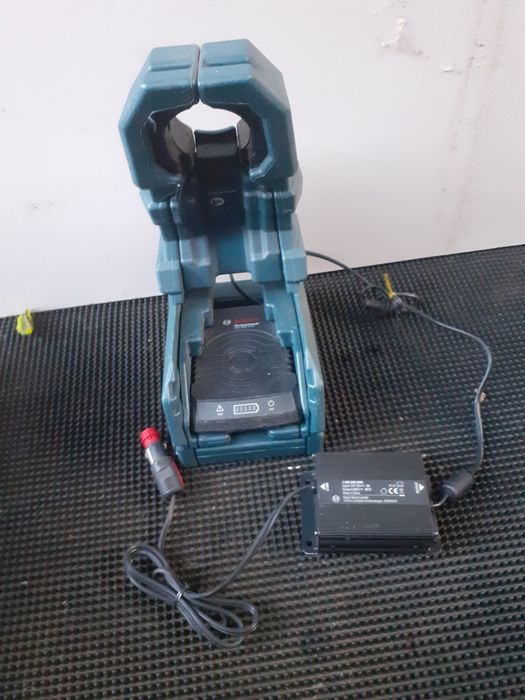 Vand încărcător Bosch 12V