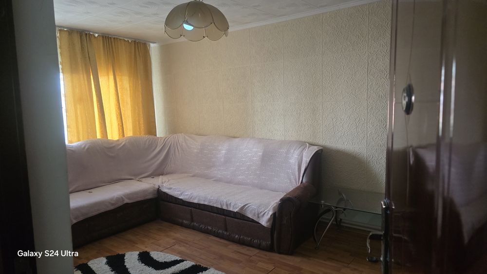 Închiriez garsoniera