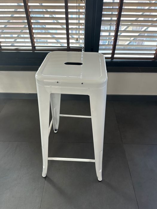 Бял метален бар стол с 2г гаранция и доставка до еконт