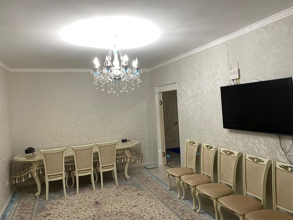 Продается стол стулья