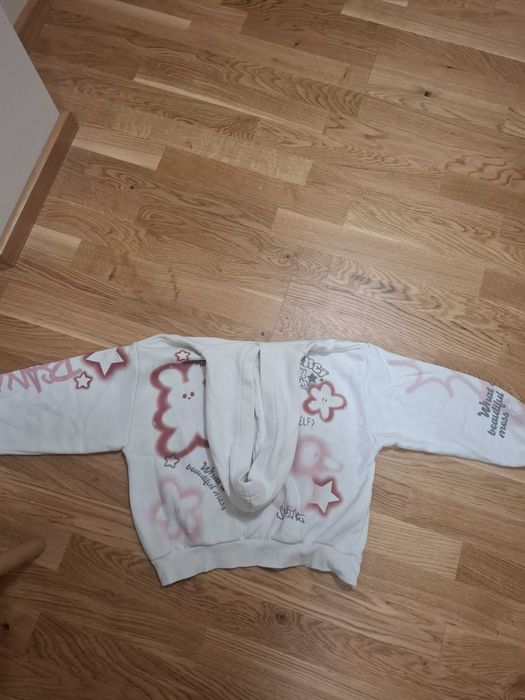 Бяло худи от BERSHKA