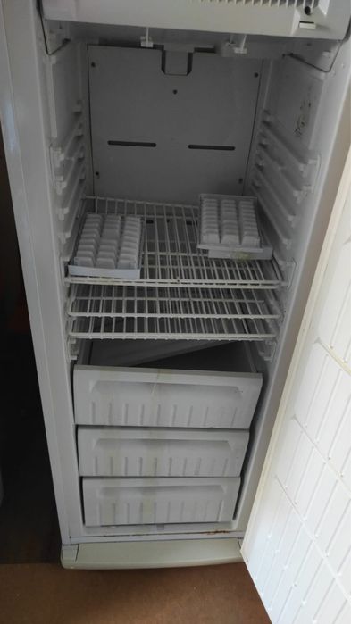 Продам морозильную камеру