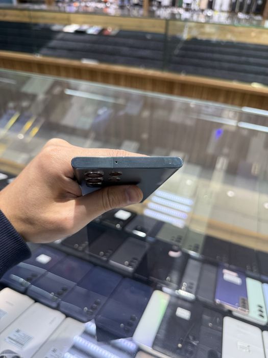 Samsung S22 ultra holati zor 512 GB