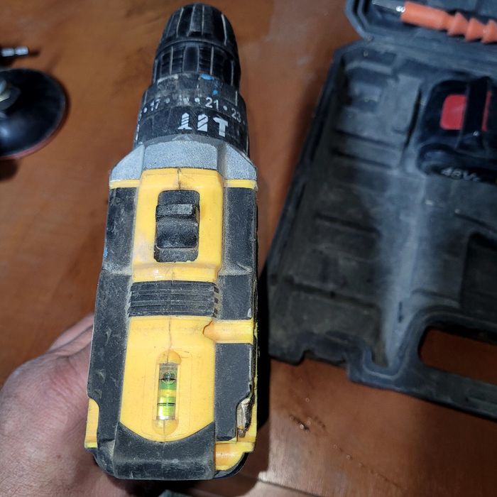 Шуруповёрт DeWALT