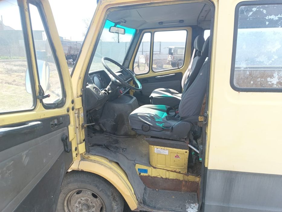 Бусик        мерседес