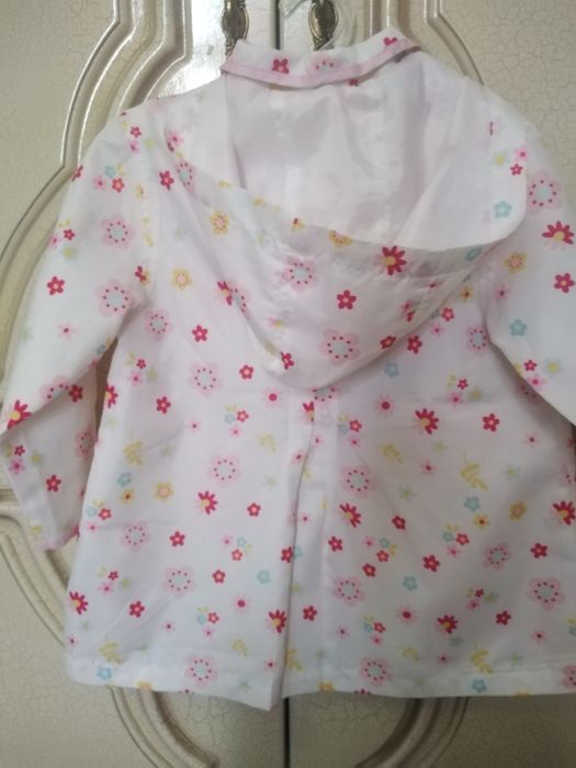 Плащик новый на 2 года