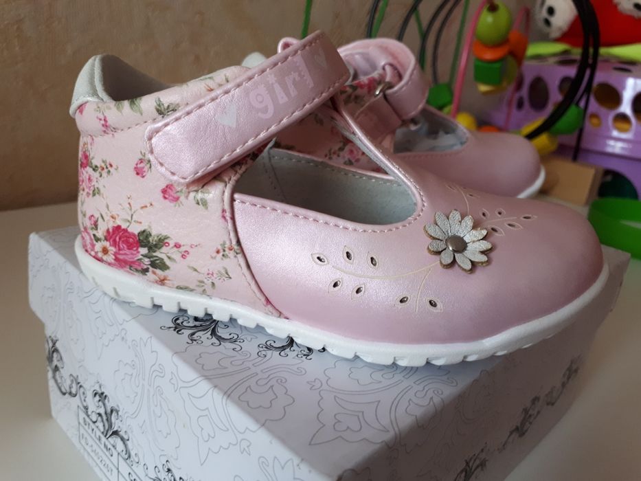 Сандали НОВЫЕ для девочки