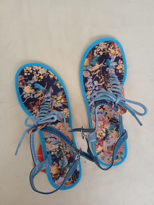 Продавам нови джапанки, красиви, атрактивни