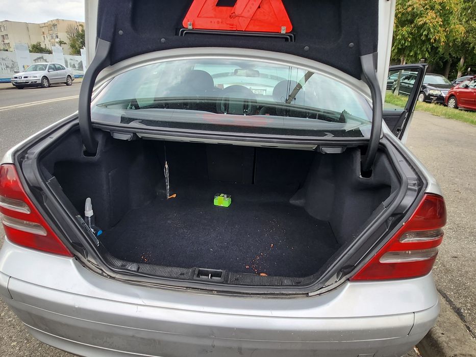 Mercedes benz  c 220