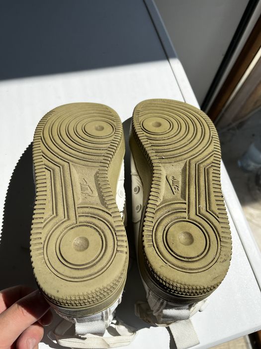 Vand adidasi Nike