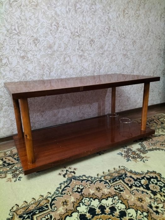 Журнальный столик