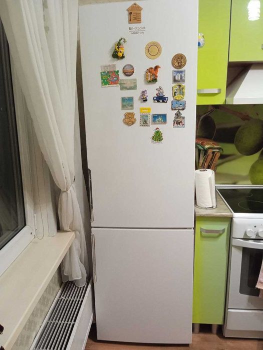 Холодильник Hotpoint Ariston