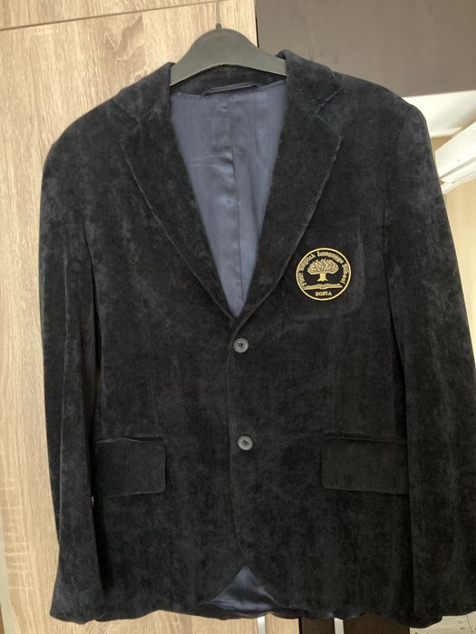 Сако и  2 броя тениски - Първа Английска гимназия