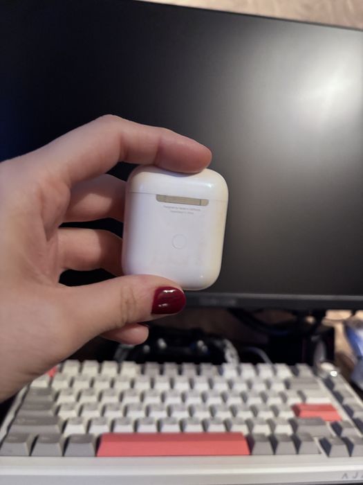 Наушники AirPods