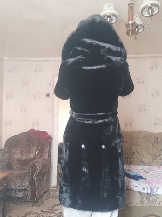 продам шубу с капюшоном