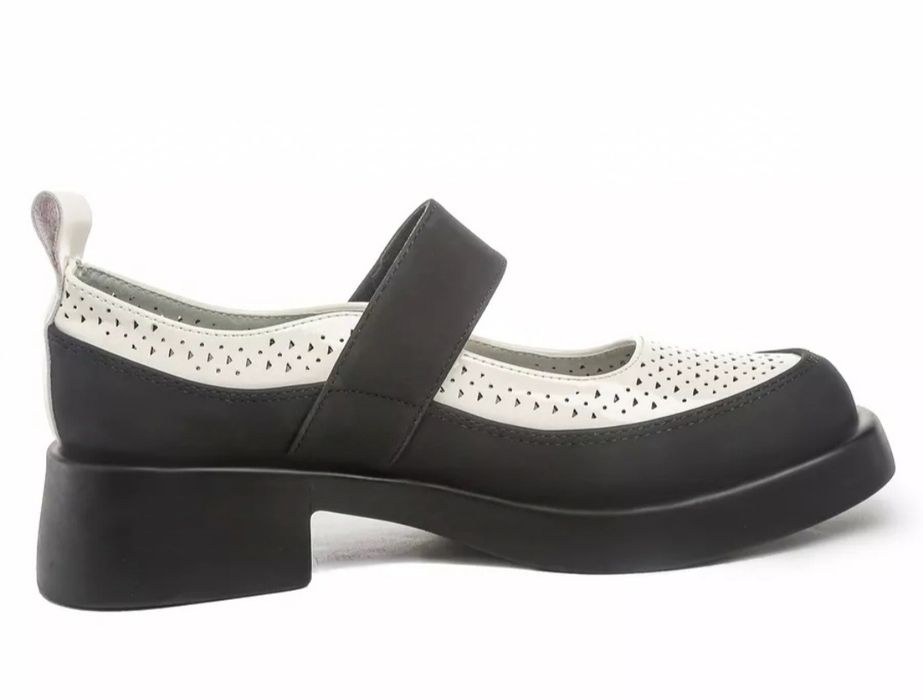 Продаются туфли на девочку фирма Miu Miu