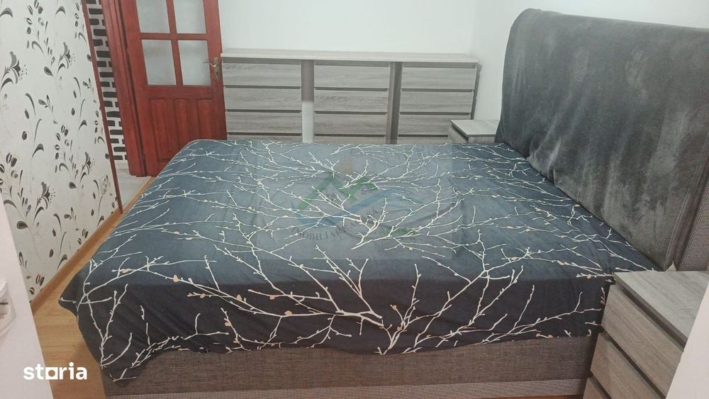 Apartament 3 camere de vânzare .
