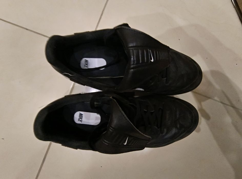 NIKE THE PREMIER III TF Shoes футболни стоножки 41 номер
Turf Low-Top