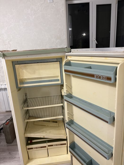 Продам холодильник