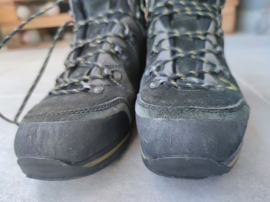 Bocanci 3 trei sezoane Lowa Vantage Mid GTX