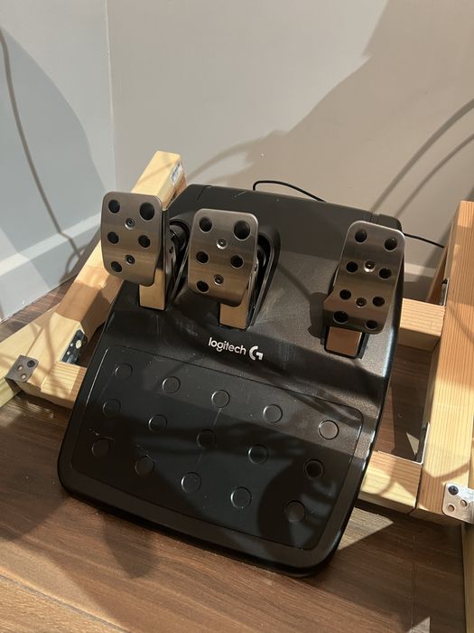 Игровой руль Logitech G29