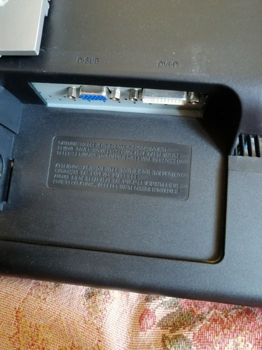 LG FLATRON W2242BP с тунер