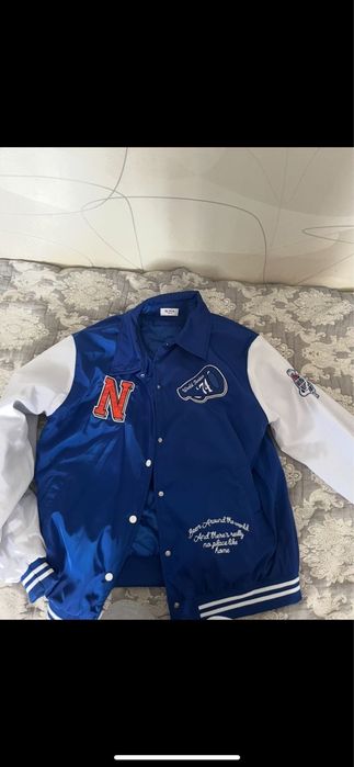 Стильный синий бомбер