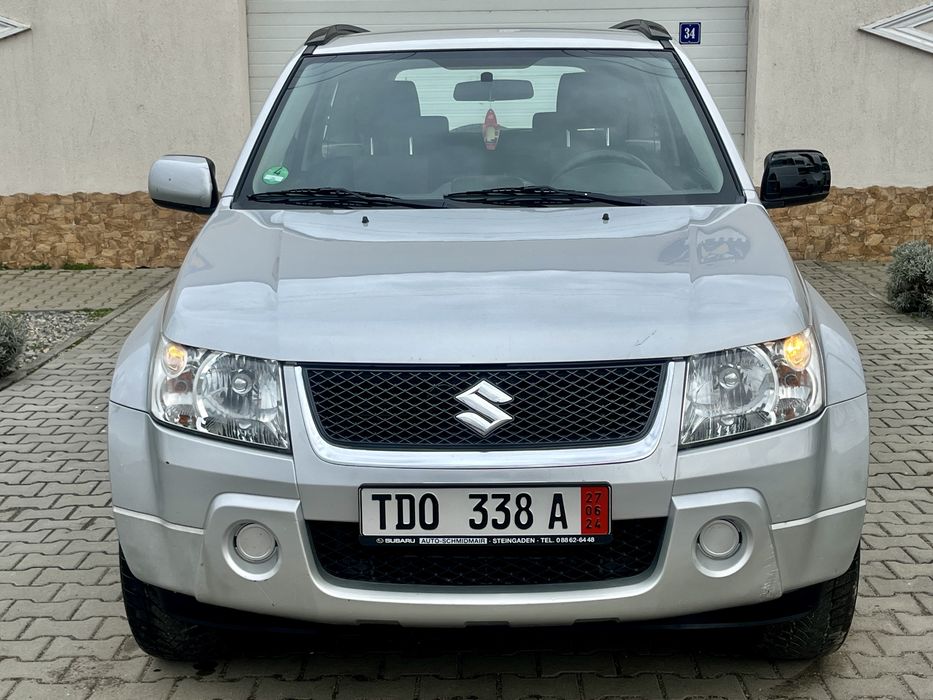 Suzuki Grand Vitara 4x4  an 2009 motor 1.6 benzina