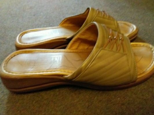 Легкие летние шлепки